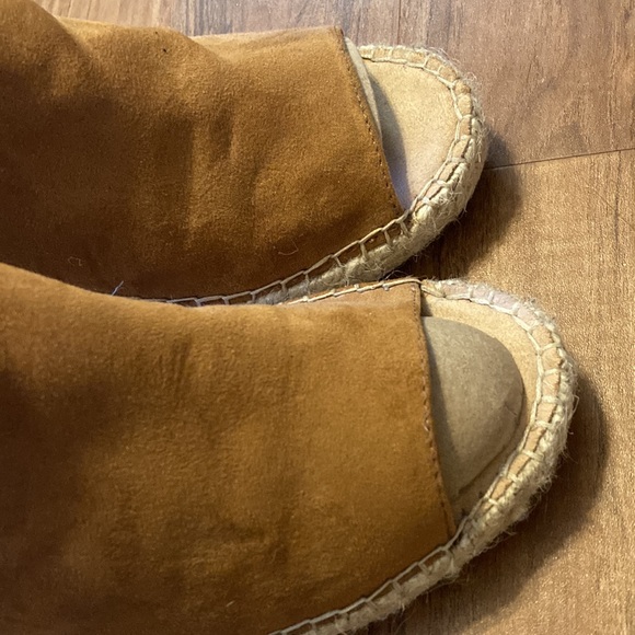 Gap Womens tan size 8 wedges - Picture 4 of 6